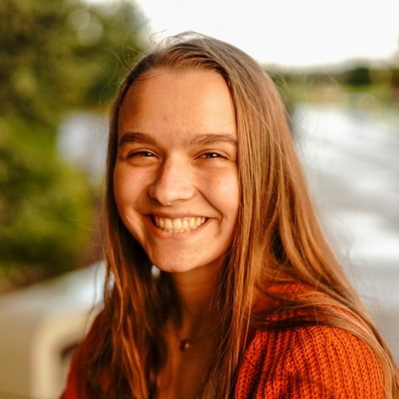 Meet your Posher, Lexi - Picture 1 of 1